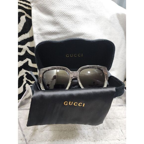 GUCCI GG Square Sunglasses - Picture 4 of 8